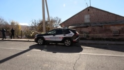«Հանցագործություն է». իրավապահները տարել են Հաթերքի գյուղապետին՝ փողոցում միայնակ թողնելով երեք երեխաներին
