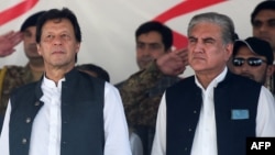 عمران خان او شاه محمود قریشي