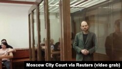 Володимир Кара-Мурза під час оголошення вироку, Москва, 17 квітня 2023 року