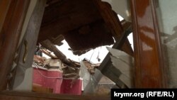 Наслідки прильоту міни у будинок Тетяни Щербак