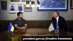 Напередодні президент України Володимир Зеленський провів телефонну розмову з президентом Азербайджану Ільгамом Алієвим