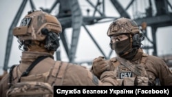 За час повномасштабної війни Росії проти України СБУ, як зазначили у її пресслужбі, уже викрила понад 700 осіб, які підозрюються у колабораціонізмі
