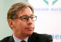 Петр Авен