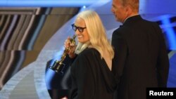 Jane Campion câștigă Oscar-ul pentru cel mai bun regizor pentru „The Power of the Dog” la cea de-a 94-a ediție a Premiilor Academiei de la Hollywood, Los Angeles, California, SUA, 27 martie 2022