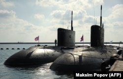 Російські підводні човни на російській військово-морській базі в середземноморському порту Тартус. Сирія, 26 вересня 2019 року