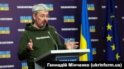 За словами Олександра Ткаченка, напередодні «Євробачення» представники EBU пояснили відмовою «людською помилкою»