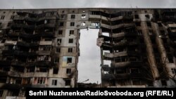 Зруйнований російськими військовими будинок в Бородянці на Київщині, 8 квітня 2022 року