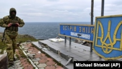 Український військовий на острові Зміїний, 18 грудня 2022 року 