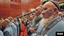 Заседание Халк Маслахаты (архивное фото). 