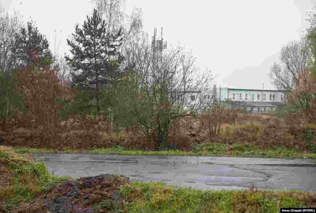 A monument outside a Soviet military base near Milovice, just northeast of Prague Following the Velvet Revolution of 1989, Soviet troops completed their withdrawal from the base in 1991. 