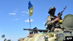 Trupe guvernamentale ucrainene avansînd astăzi în regiunea Donețk