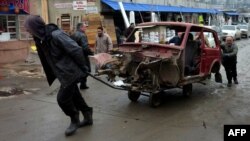 Если экзамен по вождению становится проще, то неминуемо растет опасность ДТП на дорогах: молодые люди получают водительские права, совершенно не умея водить