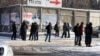 "Биржа труда" по улице Льва Толстого в Бишкеке. 