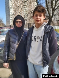 Саид Муртазалиев әнисе белән