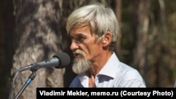 Юрій Дмитрієв наразі перебуває в СІЗО