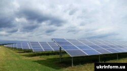 Український парламент попередньо може схвалити новий закон, який знизить ціни на сонячну та вітрову енергію на 15 та 7,5 відсотків відповідно