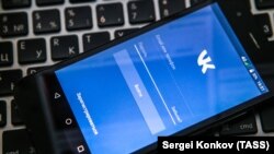 У травні 2017 року в Україні заборонили на три роки соціальні мережі «Вконтакте» та «Одноклассники», сайти Mail.Ru Group, сервіси «Яндекс» та низку інших ресурсів