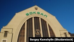 Правоохоронці перекрили входи до Центрального та Південного вокзалів
