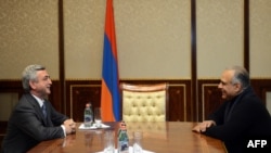 Սերժ Սարգսյանը եւ Րաֆֆի Հովհաննիսյանը հանդիպում են նախագահի նստավայրում, 21-ը փետրվարի, 2013