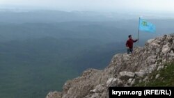 Сходження на гору Чатир-Даг у Криму, в пам'ять про жертв депортації, 2015 рік