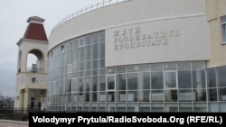 В Українській гімназії Сімферополя наплив бажаючих вчитися