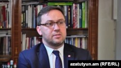 Armenia - Polish Deputy Foreign Minister Bartosz Cichocki speaks to reporters in Yerevan, 27Sep2017.