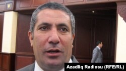Заместитель исполнительного секретаря правящей партии «Ени Азербайджан», депутат ММ Сиявуш Новрузов.