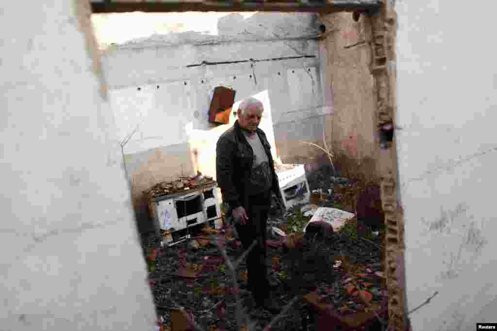 Sava Knezevic, 65 de ani, în casa sa de Knin.