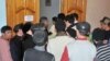 Безработные пытаются устроиться на работу во время ярмарки вакансий. Атырау, 3 февраля 2009 года. Иллюстративное фото.
