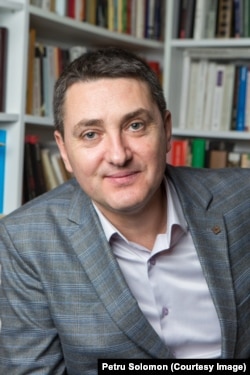 Cosmin Popa, istoric