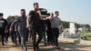 Тела жертв нападения на школу в столице российского региона Татарстан переданы их семьям, в Казани проходят похороны, <a href="https://d1wd7luqh39v4l.cloudfront.net/a/31250989.html" target="_blank">сообщает Радио Азаттык</a>