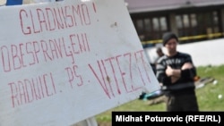 Protest bivših radnika Vitezita ispred zgrade Vlade Federacije BiH, Sarajevo, mart 2011