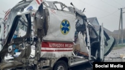 Карета швидкої допомоги після атаки російським дроном в селищі Станіслав на Херсонщині, архівне фото