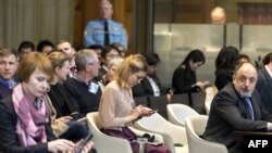 Директор правового департаменту МЗС Росії Роман Колодкін (праворуч), що представляє Росію в Міжнародному суді. Гаага, 19 квітня 2017 року