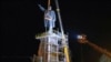 Ukraine Tears Down Giant Lenin Statue