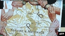 Ilustrativna fotografija: mapa Kosova na beogradskom autobusu, 7. decembar 2007.