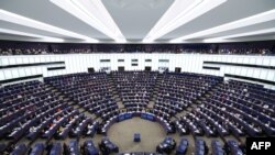 Документ було схвалено 567 голосами «за», 25 «проти», 66 «утрималися» 