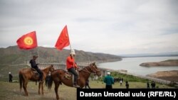 Kampirobod suv omborining O‘zbekistonga o‘tkazilishiga qarshi 2021-yilning 19-aprelida o‘tkazilgan miting paytida olingan surat.