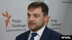 Раніше Денис Монастирський був експертом програми реформування правоохоронної і судової систем Українського інституту майбутнього. Київ, 24 лютого 2017 року
