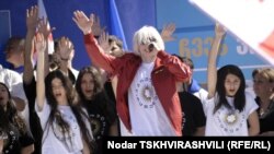 В 2012 году, во время предвыборной кампании созданной Иванишвили-старшим партии, Бера выпустил одноименный трек