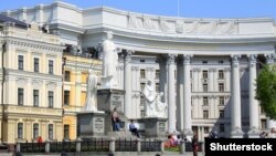 МЗС звертає увагу на те, що обом громадянам України присудили провести перші три роки ув’язнення в тюрмі, де «найгірші умови утримання в усій пенітенціарній системі Росії»