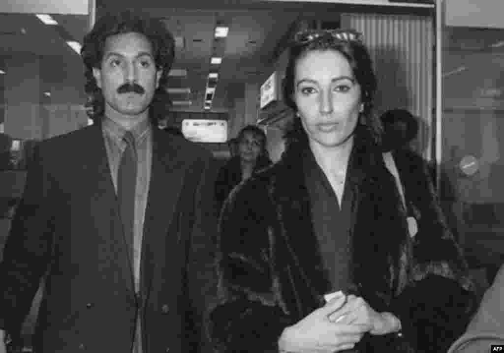 Нитса, 06.11.1985 - Беназир Бҳутто аввалин узви хонадонаш нест, ки кушта мегардад. Соли 1985 ӯ ба Фаронса барои ба ватанаш бурдани ҷасади бародараш Шоҳнавоз Бҳутто омада буд.