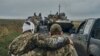 Русия напредва бавно на фронта в Украйна и дава огромни жертви. В същото време САЩ и Европа се опитват да изготвят план за дългосрочен мир между Киев и Москва.