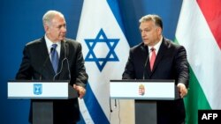 Прем’єр-міністр Ізраїлю Беньямін Нетаньягу та його угорський колега Віктор Орбан дають спільну пресконференцію в Будапешті у 2017 році