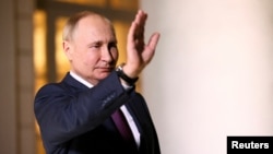 De fiecare dată când au apărut zvonuri despre starea de sănătate proastă a lui Vladimir Putin, Kremlinul a dezmințit că acesta ar suferi de vreo boală gravă. 