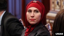 Аміна Окуєва загинула ввечері 30 жовтня 2017 року під Києвом від вогнепального поранення