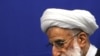  احمد جنتى می گوید اسنادى در دست دارد که بر اساس آن، پيش از انتخابات ریاست جمهوری، سران جناح اصلاح گرا از طريق عربستان سعودى يك ميليارد دلار از آمریکا پول گرفته اند و اين تازه مقدمه يك كمك ۵۰ ميليارد دلارى ديگر بوده است.