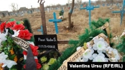 La mormântul lui Vadim Pisari