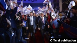 Սերժ Սարգսյանը և Կարեն Կարապետյանը՝ նախընտրական քարոզարշավի ժամանակ, արխիվ