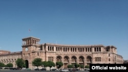 Կառավարության շենքը Հանրապետության հրապարակում, արխիվ